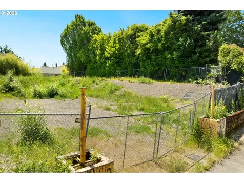 2226 NE Weidler Street Portland OR 97232
