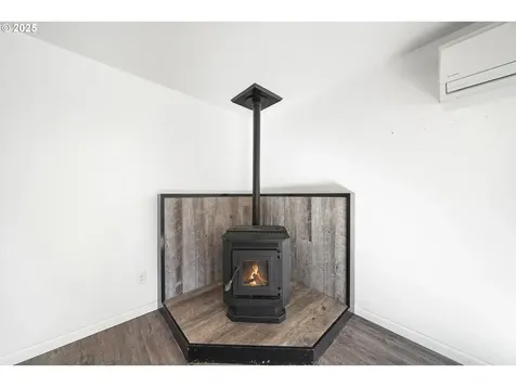 1480 Edison Avenue Cottage Grove OR 97424