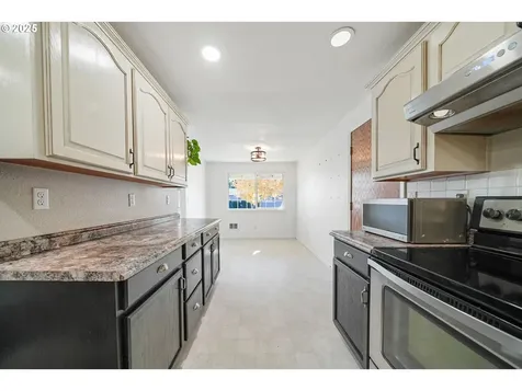 1480 Edison Avenue Cottage Grove OR 97424
