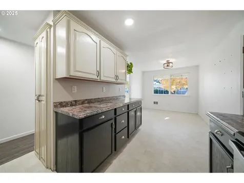 1480 Edison Avenue Cottage Grove OR 97424
