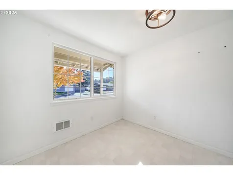 1480 Edison Avenue Cottage Grove OR 97424