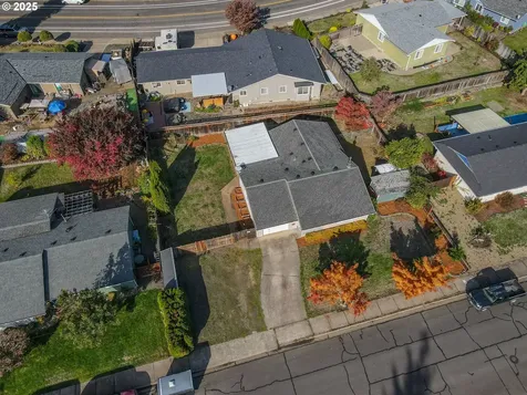 1480 Edison Avenue Cottage Grove OR 97424