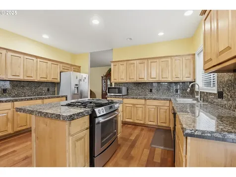 3718 SE 127th Place Portland OR 97236