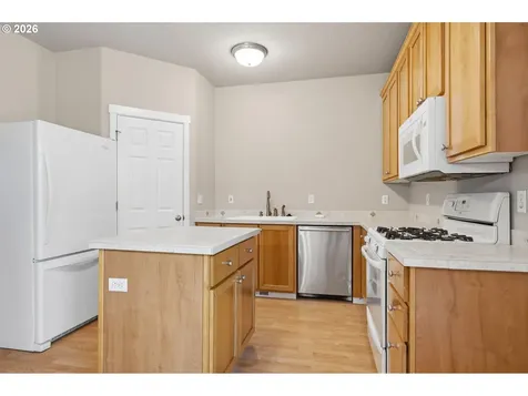 403 NE Suttle Road Portland OR 97211