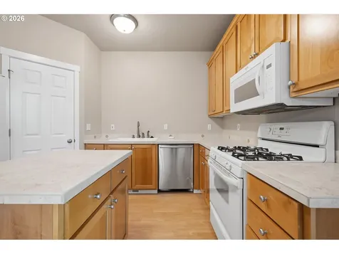 403 NE Suttle Road Portland OR 97211