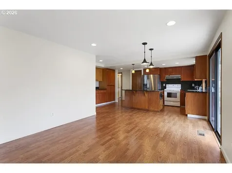 15638 NE Russell Place Portland OR 97230
