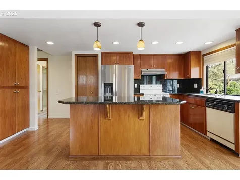 15638 NE Russell Place Portland OR 97230