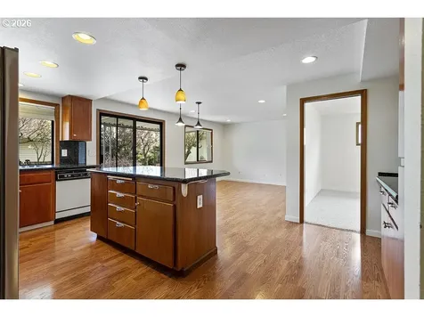 15638 NE Russell Place Portland OR 97230