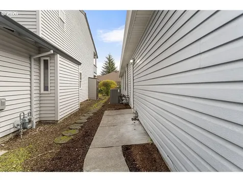15638 NE Russell Place Portland OR 97230