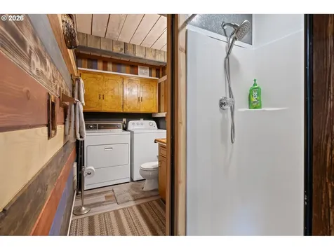 131 Cougar Loop Road Cougar WA 98616