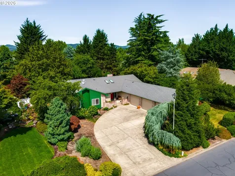 2221 NW Doral Street Mcminnville OR 97128
