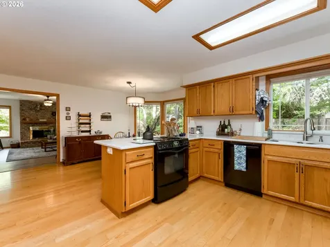 2221 NW Doral Street Mcminnville OR 97128