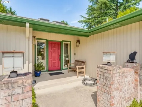 2221 NW Doral Street Mcminnville OR 97128