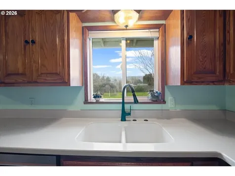 247 Cedar Street Lyons OR 97358