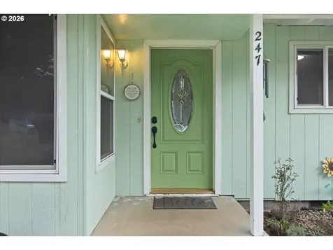 247 Cedar Street Lyons OR 97358