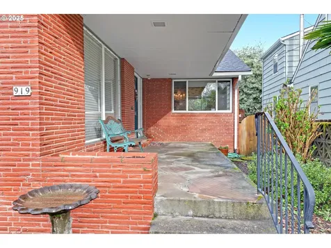 919 NE Floral Place Portland OR 97232