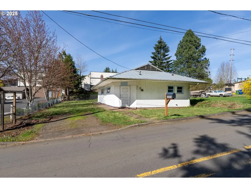 38091 Sunset Street Sandy OR 97055