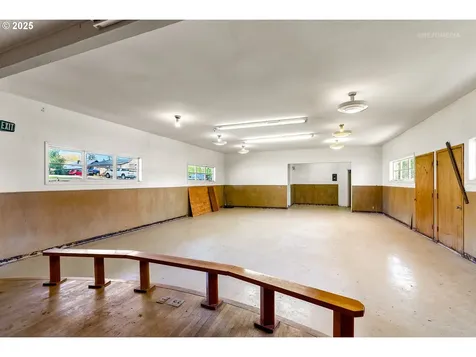 38091 Sunset Street Sandy OR 97055
