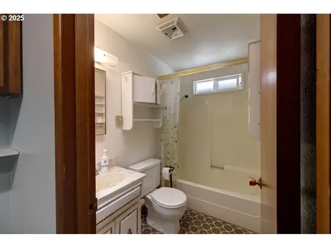 92655 Camelia Road Astoria OR 97103