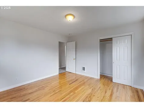 1706 Lord Street Kelso WA 98626