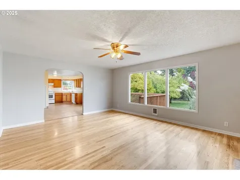1706 Lord Street Kelso WA 98626