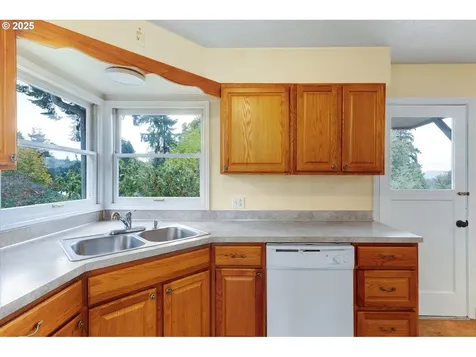 1706 Lord Street Kelso WA 98626