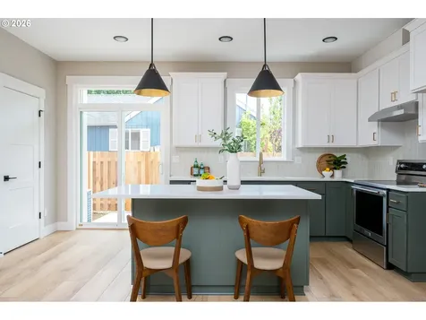 8429 NE Hassalo Street Portland OR 97220