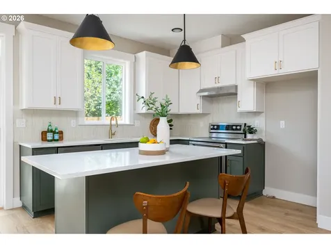 8429 NE Hassalo Street Portland OR 97220