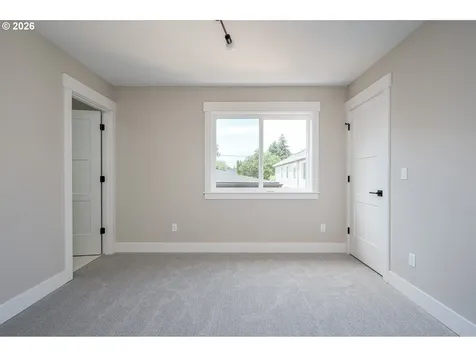 8429 NE Hassalo Street Portland OR 97220