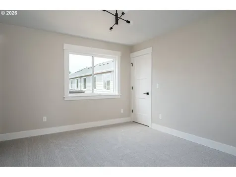 8429 NE Hassalo Street Portland OR 97220