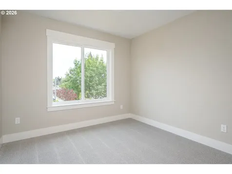 8429 NE Hassalo Street Portland OR 97220