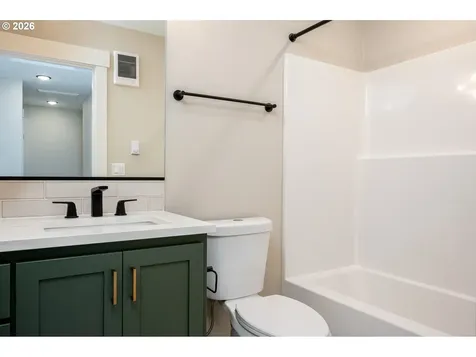 8429 NE Hassalo Street Portland OR 97220