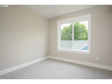8429 NE Hassalo Street Portland OR 97220