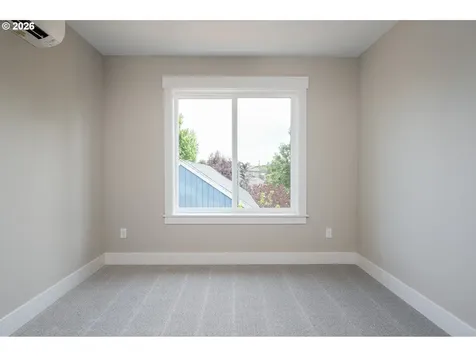8429 NE Hassalo Street Portland OR 97220