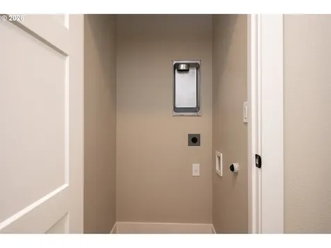8429 NE Hassalo Street Portland OR 97220
