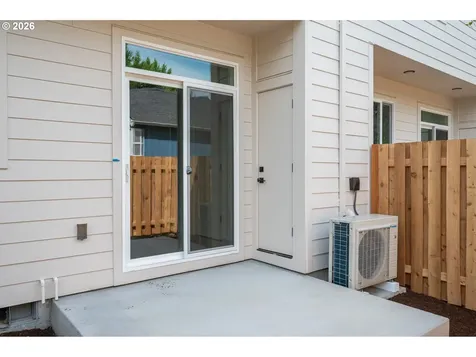 8429 NE Hassalo Street Portland OR 97220