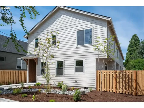 8429 NE Hassalo Street Portland OR 97220