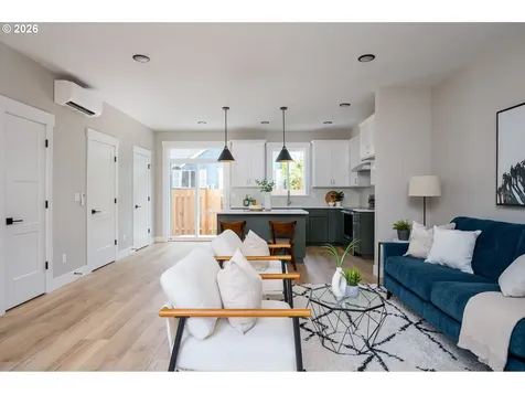 8429 NE Hassalo Street Portland OR 97220