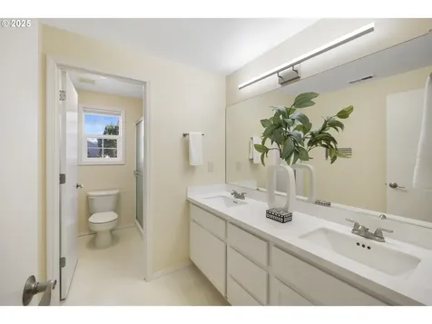 10300 NE 65th Avenue Vancouver WA 98686