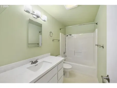 10300 NE 65th Avenue Vancouver WA 98686