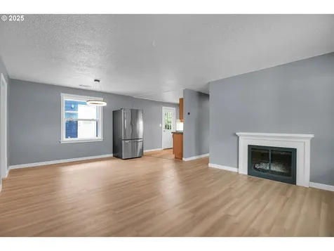 4214 SE 99th Avenue Portland OR 97266