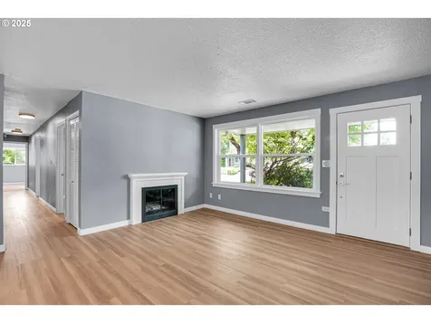 4214 SE 99th Avenue Portland OR 97266