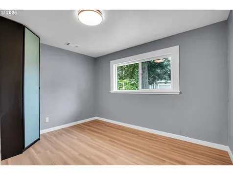 4214 SE 99th Avenue Portland OR 97266