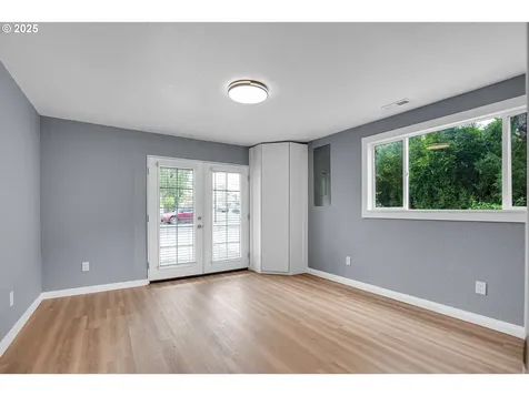 4214 SE 99th Avenue Portland OR 97266