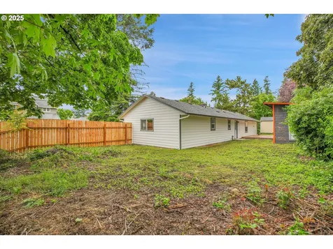 4214 SE 99th Avenue Portland OR 97266