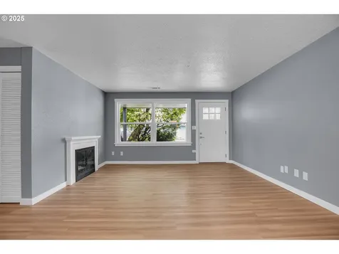 4214 SE 99th Avenue Portland OR 97266
