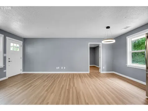 4214 SE 99th Avenue Portland OR 97266