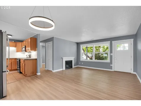 4214 SE 99th Avenue Portland OR 97266