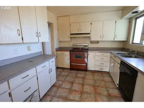 560 State Street North Bend OR 97459