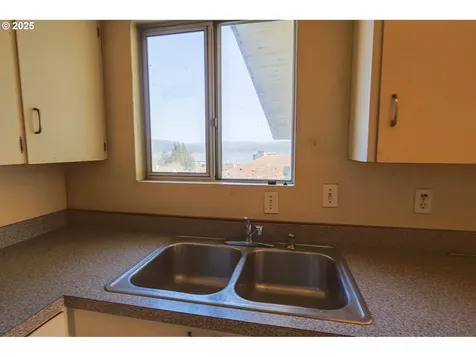 560 State Street North Bend OR 97459